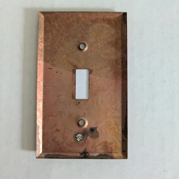 Gold Tone Single Light Switch Wall Plate Cover - Picture 2 of 2